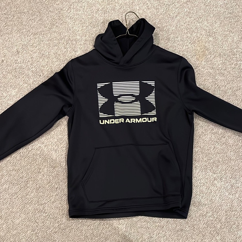 Under Armour youth XL sweatshirt